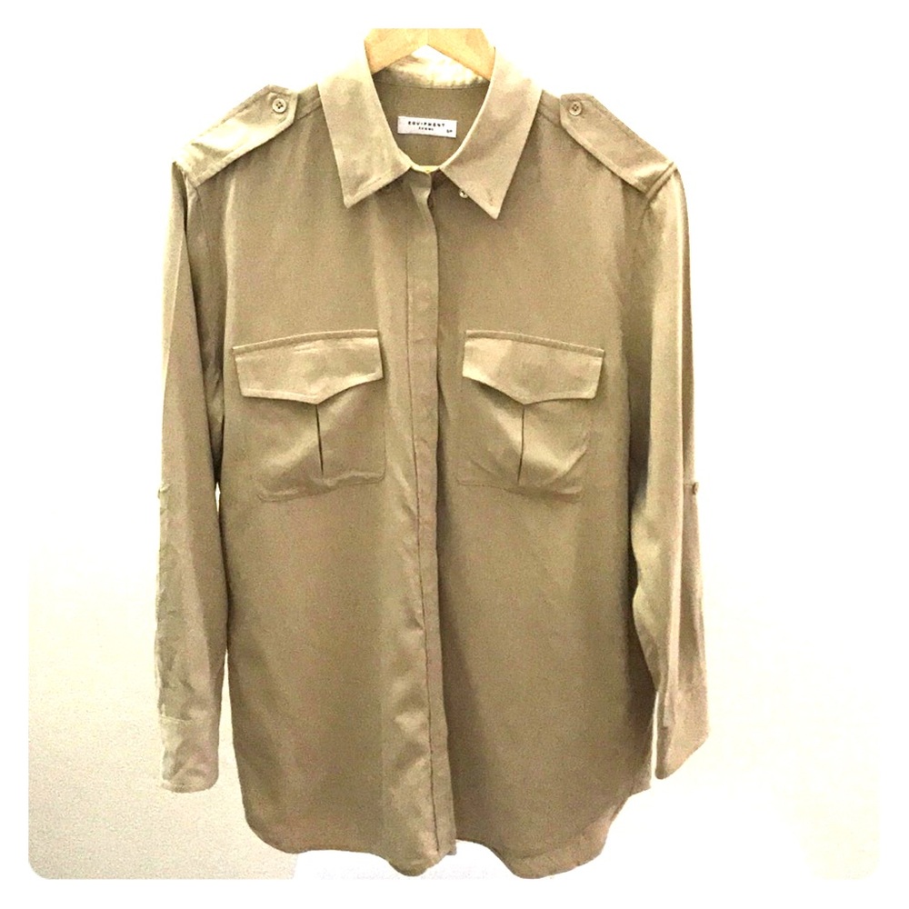 Equipment silk button down